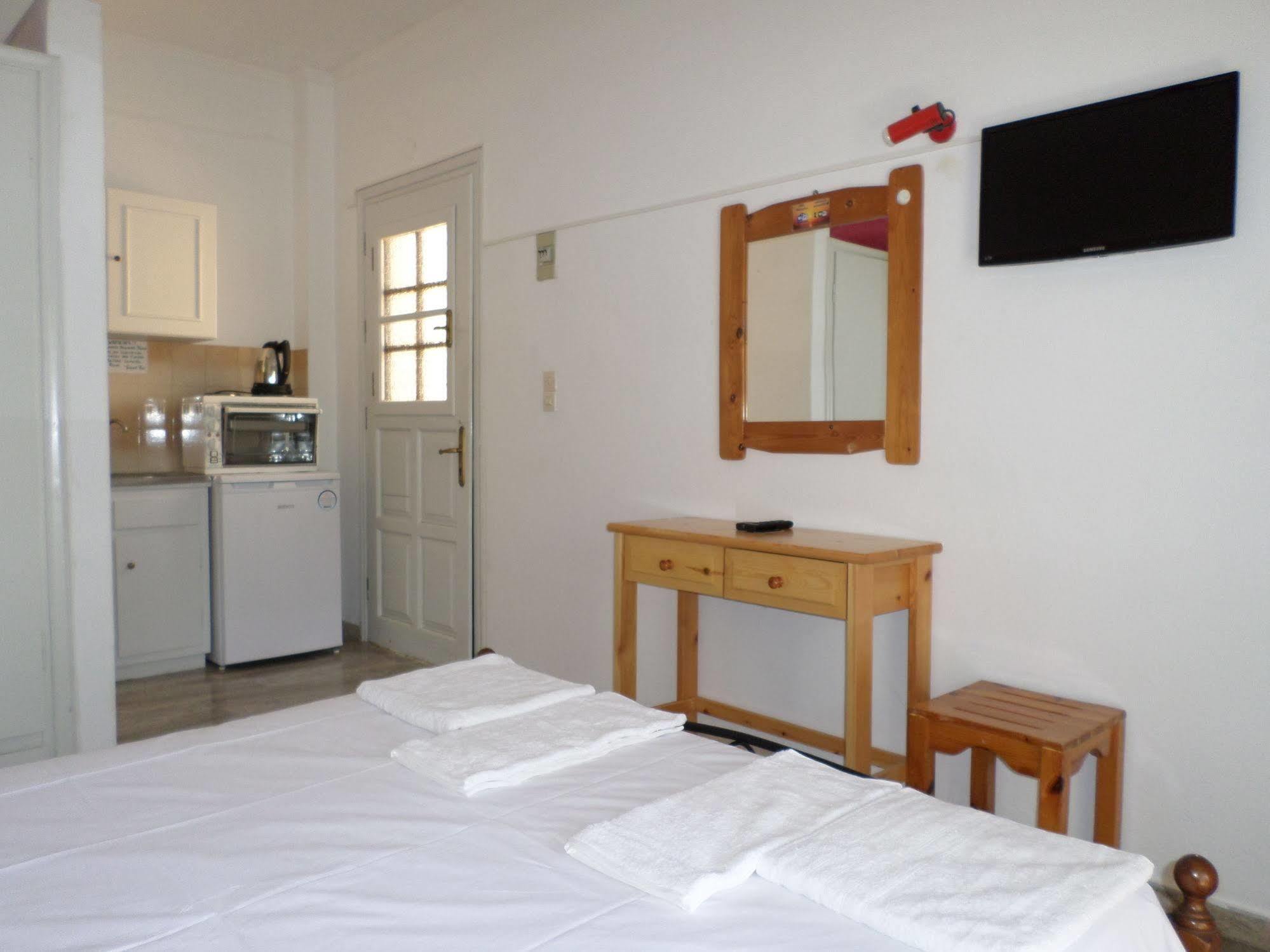 בניטסס Rising Sun Apartments & Studios מראה חיצוני תמונה