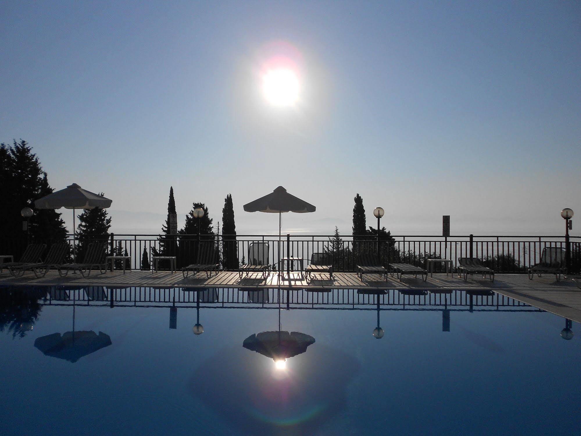 בניטסס Rising Sun Apartments & Studios מראה חיצוני תמונה