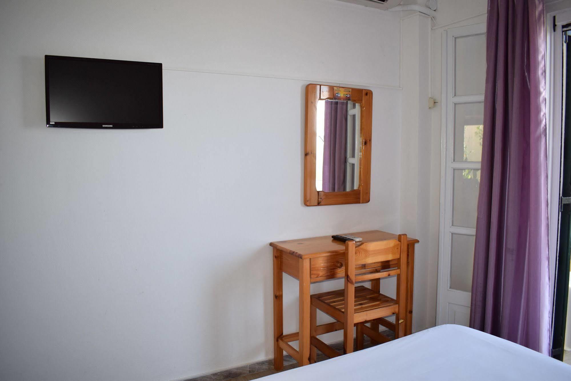 בניטסס Rising Sun Apartments & Studios מראה חיצוני תמונה
